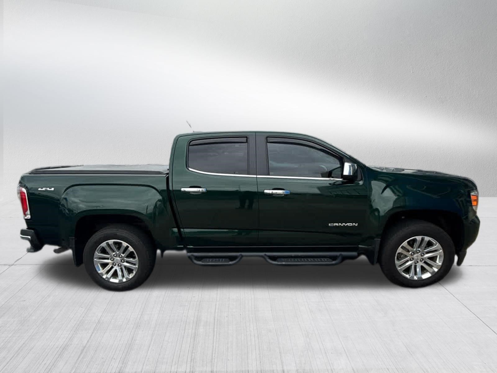 Used 2015 GMC Canyon SLT w/ Driver Alert Package AWD/4WD image 3