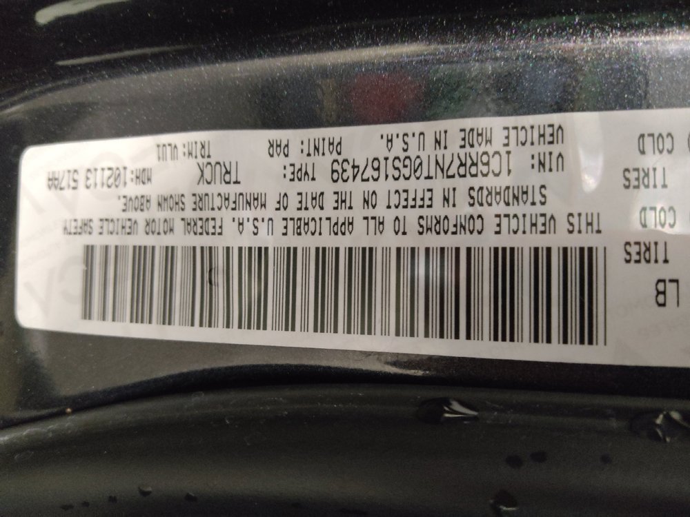 Used 2016 RAM 1500 Laramie AWD/4WD image 33
