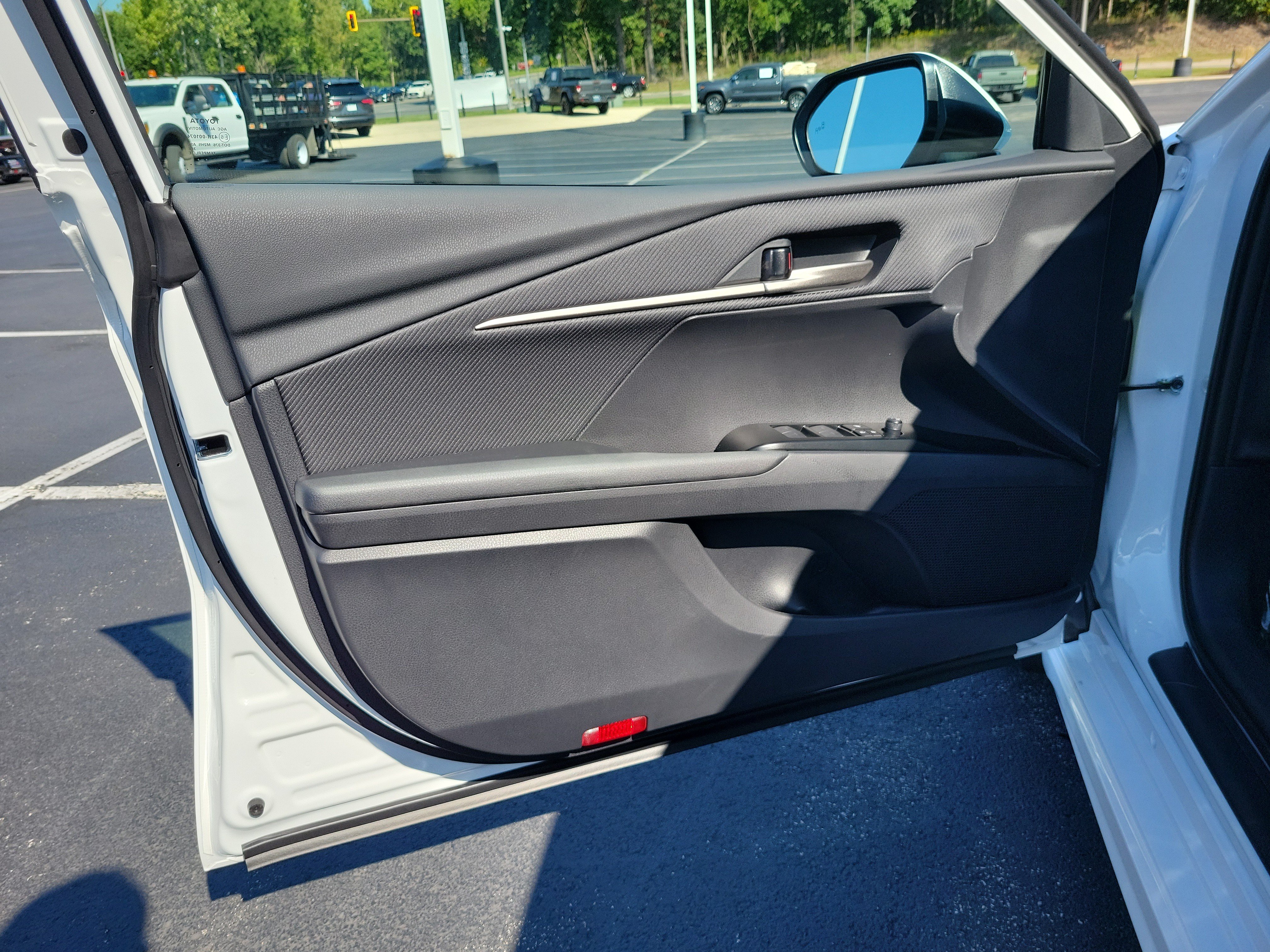 New 2026 Toyota Camry SE AWD/4WD image 19