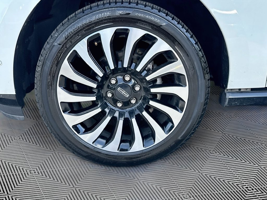 Used 2023 Lincoln Navigator L Black Label AWD/4WD image 34