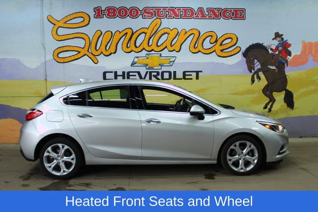 Used 2018 Chevrolet Cruze Premier FWD image 1