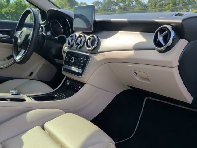 Used 2020 Mercedes-Benz GLA 250 4MATIC image 28
