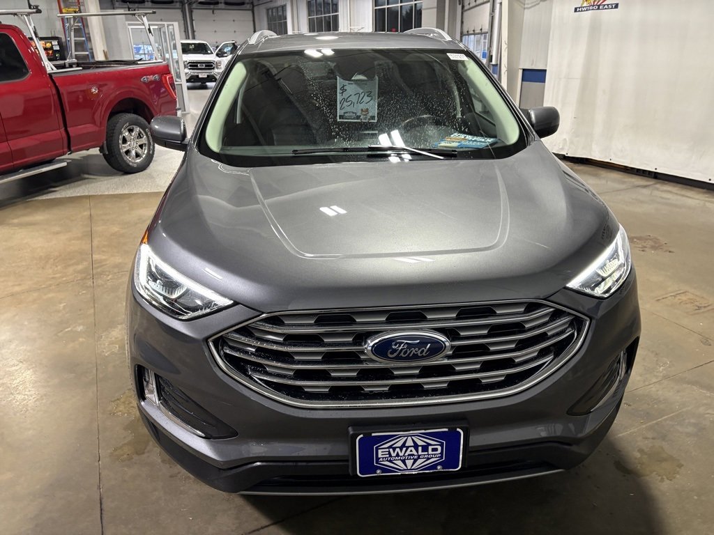 Used 2022 Ford Edge SEL w/ Convenience Package image 3