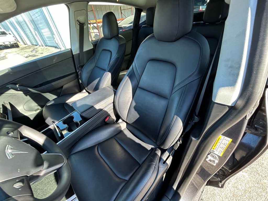 Used 2020 Tesla Model Y Long Range image 32