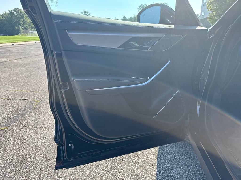 New 2026 Jaguar F-PACE R-Dynamic S image 24
