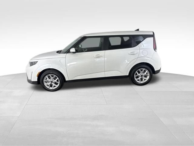 Certified 2025 Kia Soul LX FWD image 10