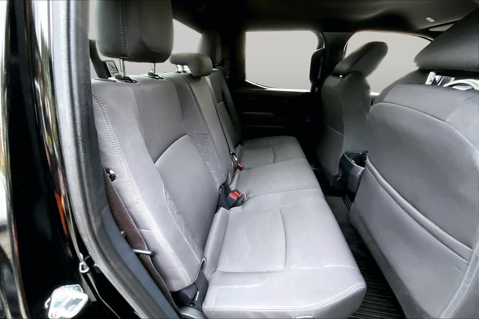 Certified 2025 Toyota Tacoma SR5 AWD/4WD image 18