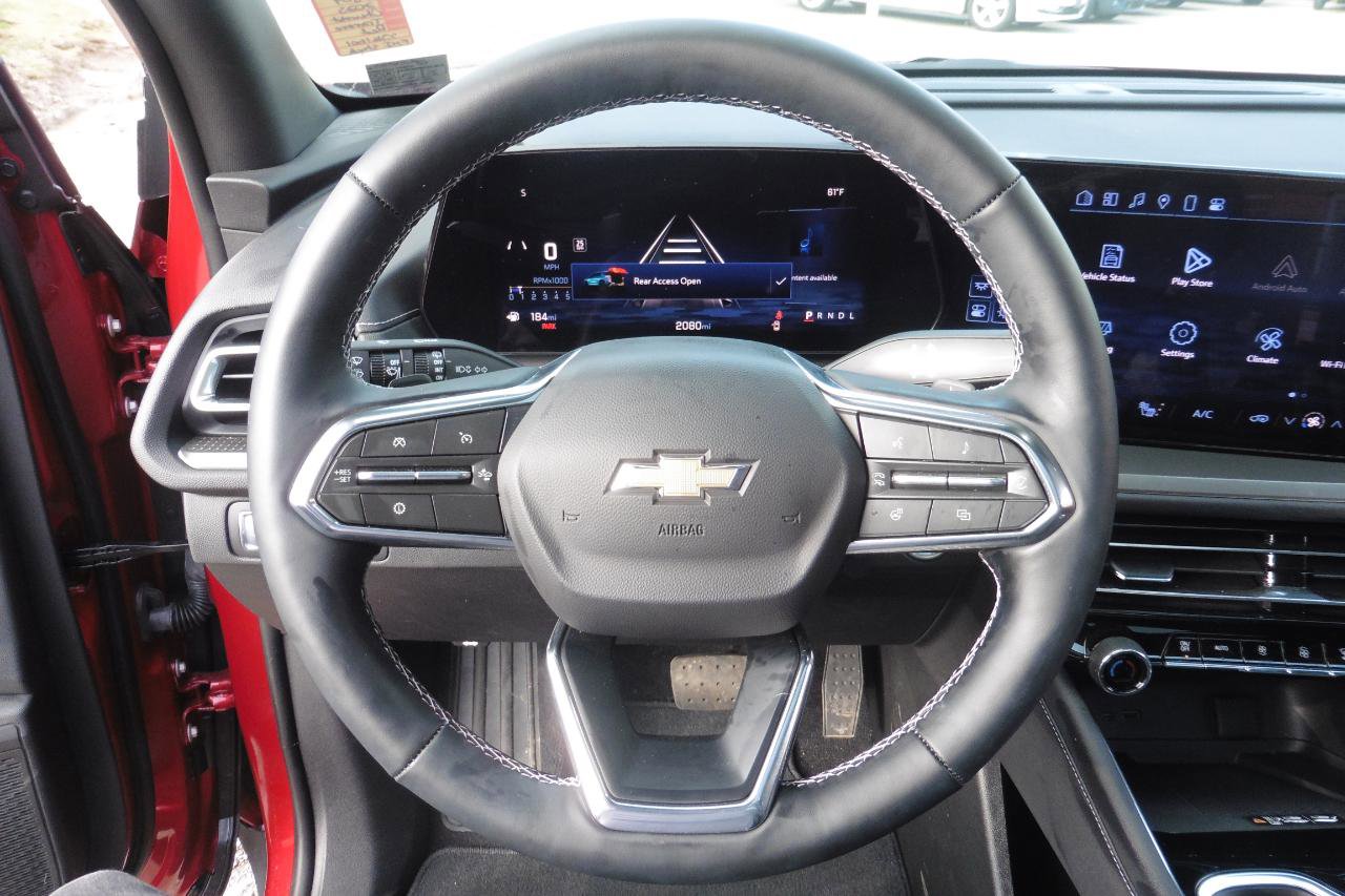 Used 2025 Chevrolet Traverse LT w/ Sun and Wheel Package image 14