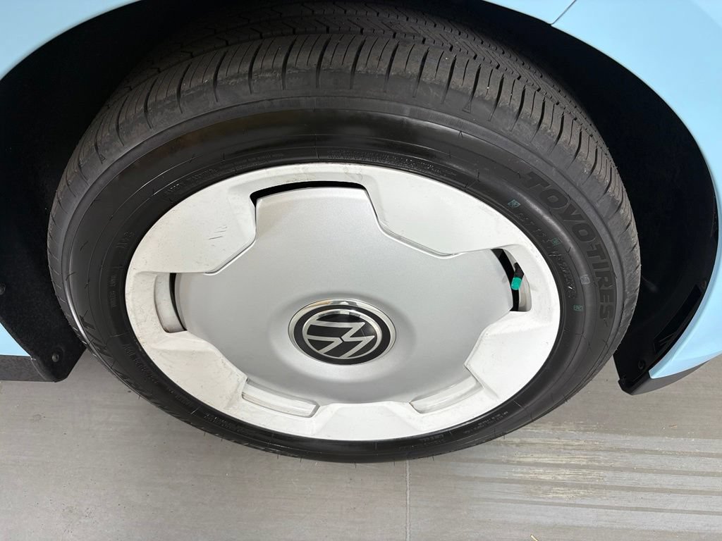 Used 2025 Volkswagen ID. Buzz 1st Edition AWD/4WD image 11