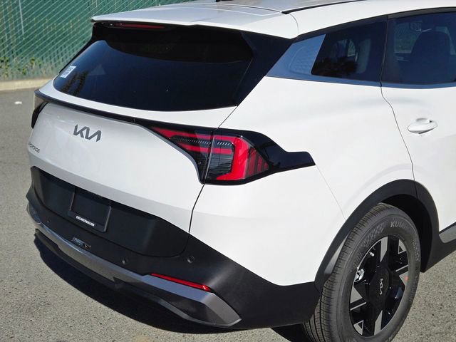 New 2026 Kia Sportage LX image 8