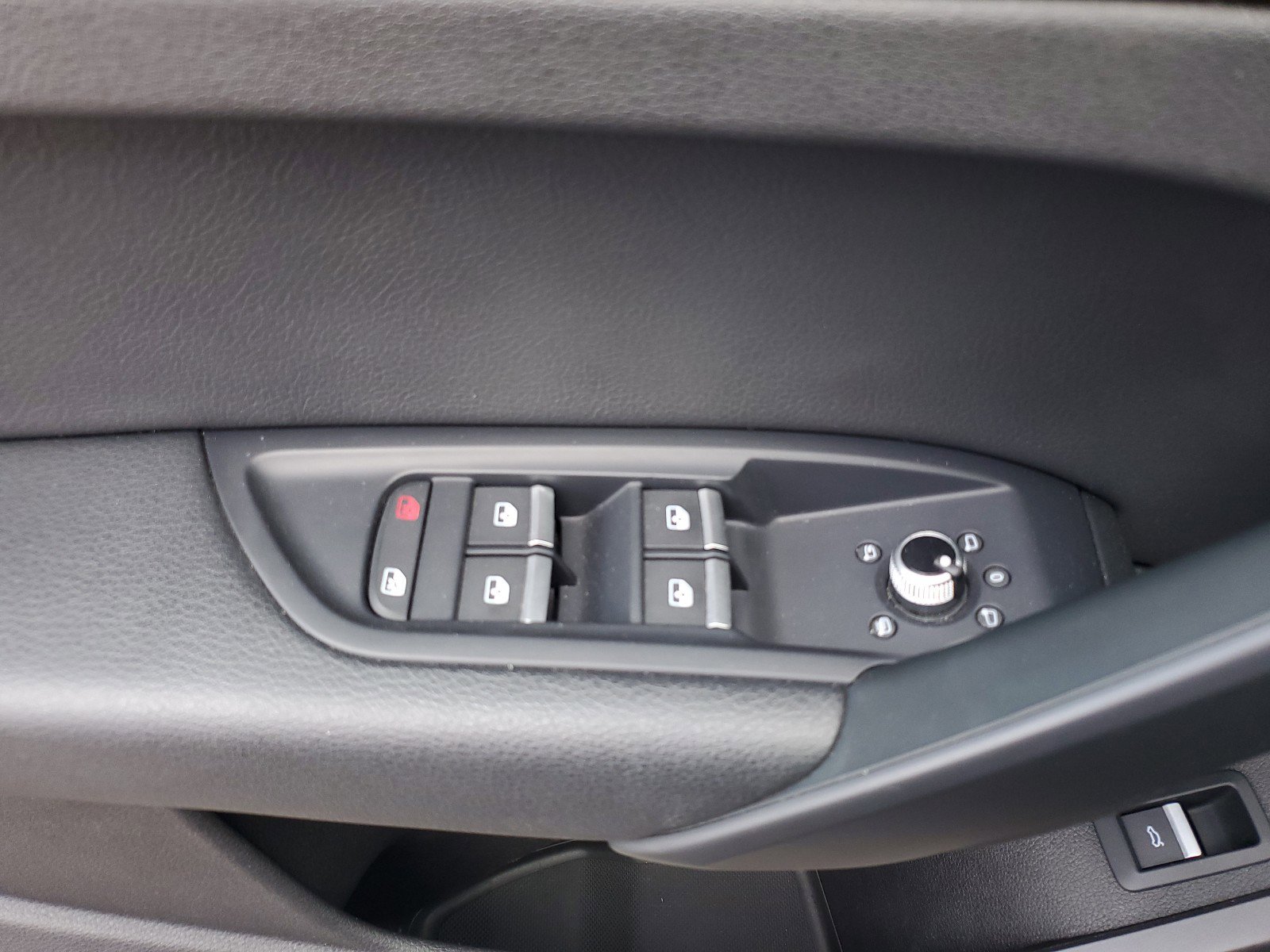 Used 2018 Audi Q5 2.0T Premium w/ Convenience Package image 15