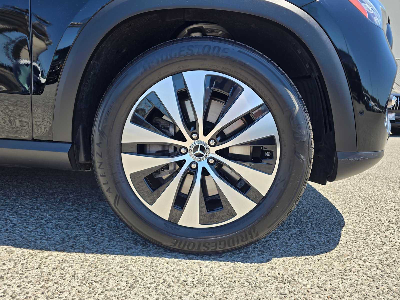 Used 2025 Mercedes-Benz GLE 450e 4MATIC image 9
