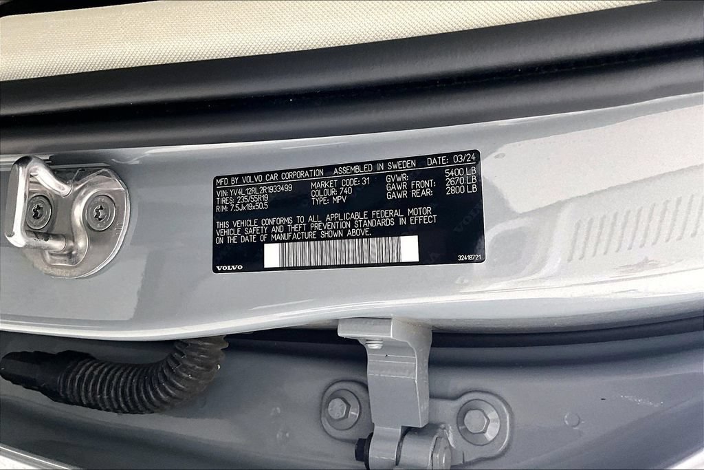 Used 2024 Volvo XC60 B5 Plus w/ Protection Package Premier AWD/4WD image 43