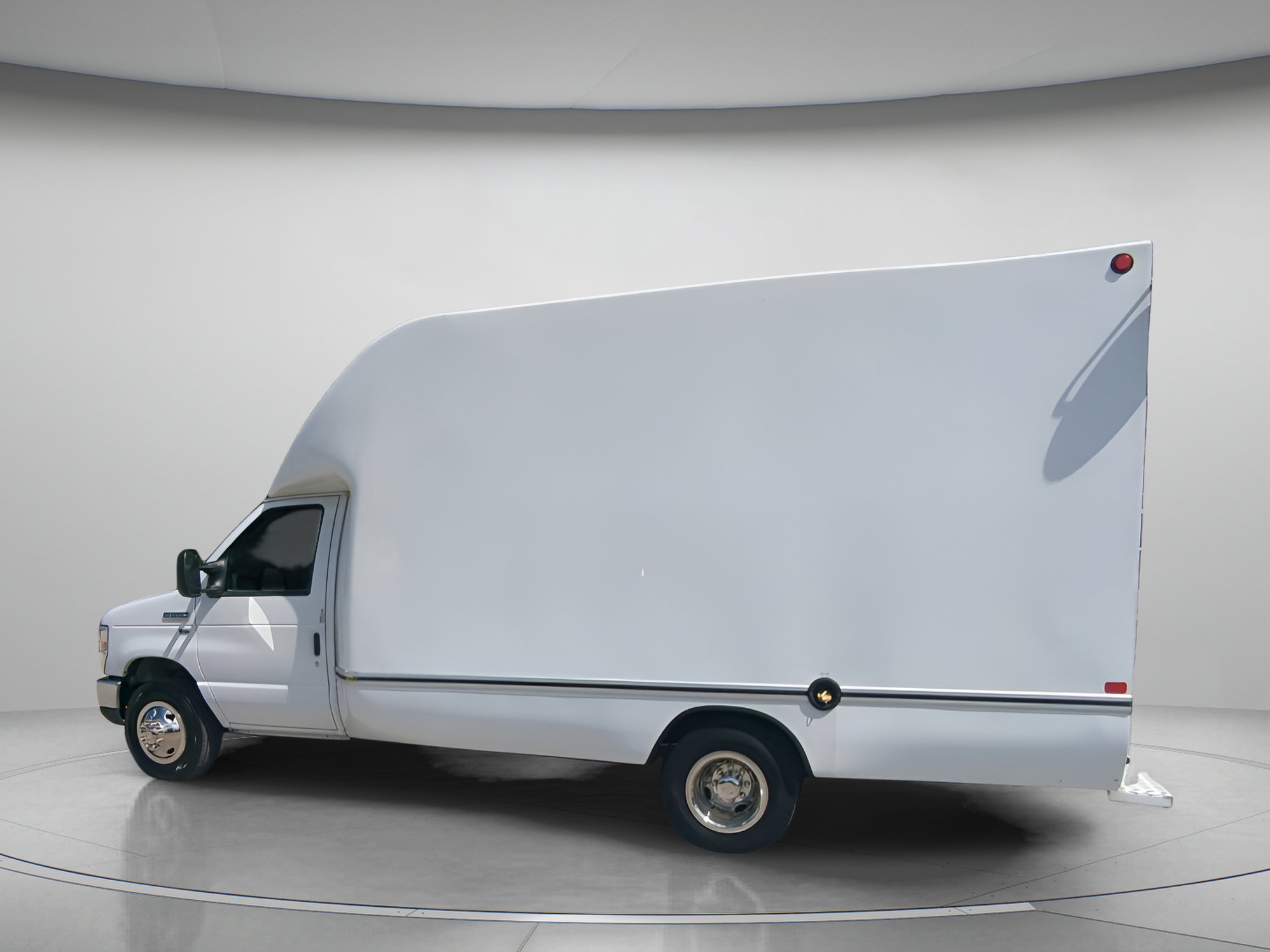 Used 2019 Ford E-350 and Econoline 350 Super Duty RWD image 19