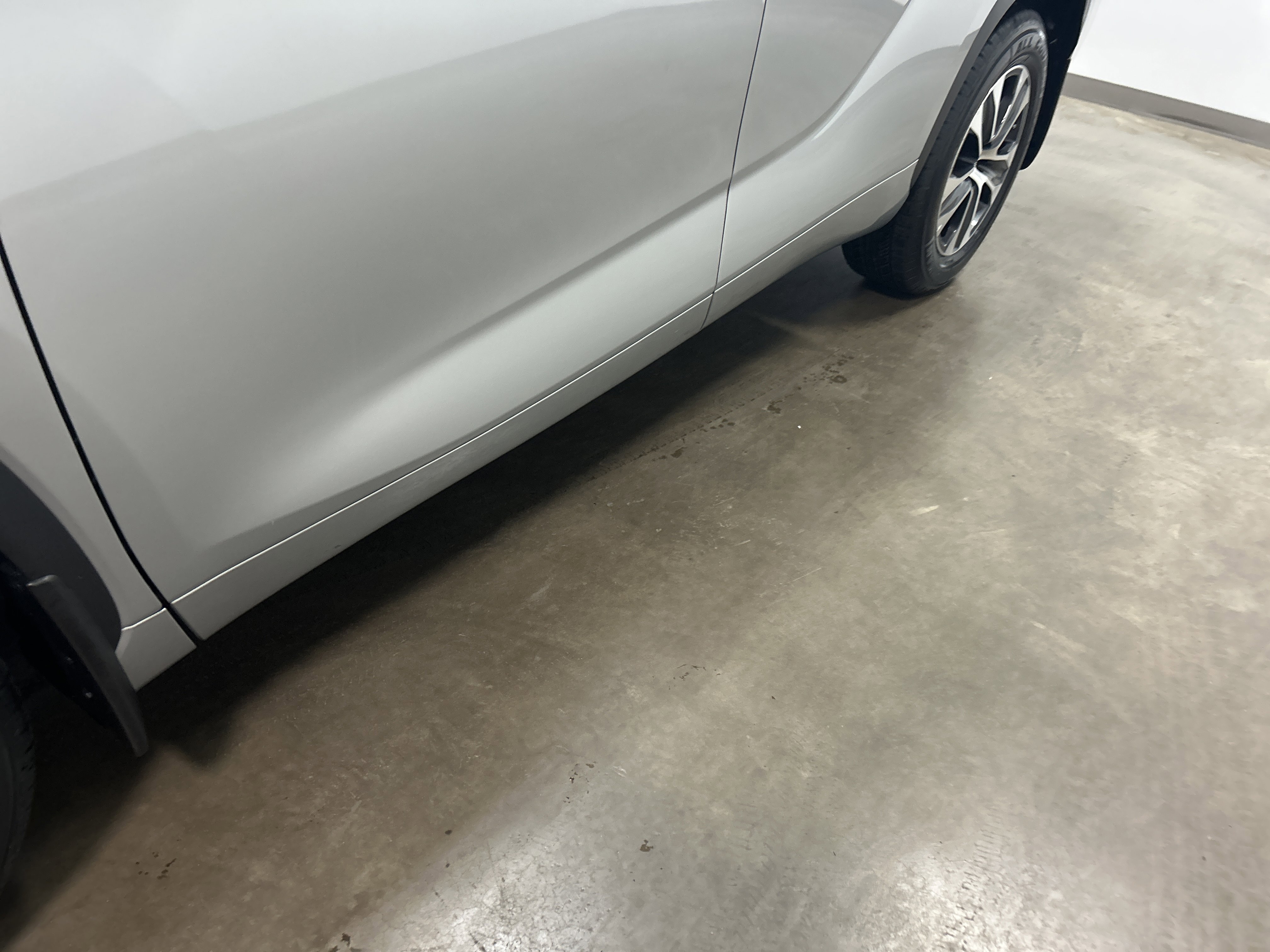 Used 2023 Toyota Highlander XLE image 10