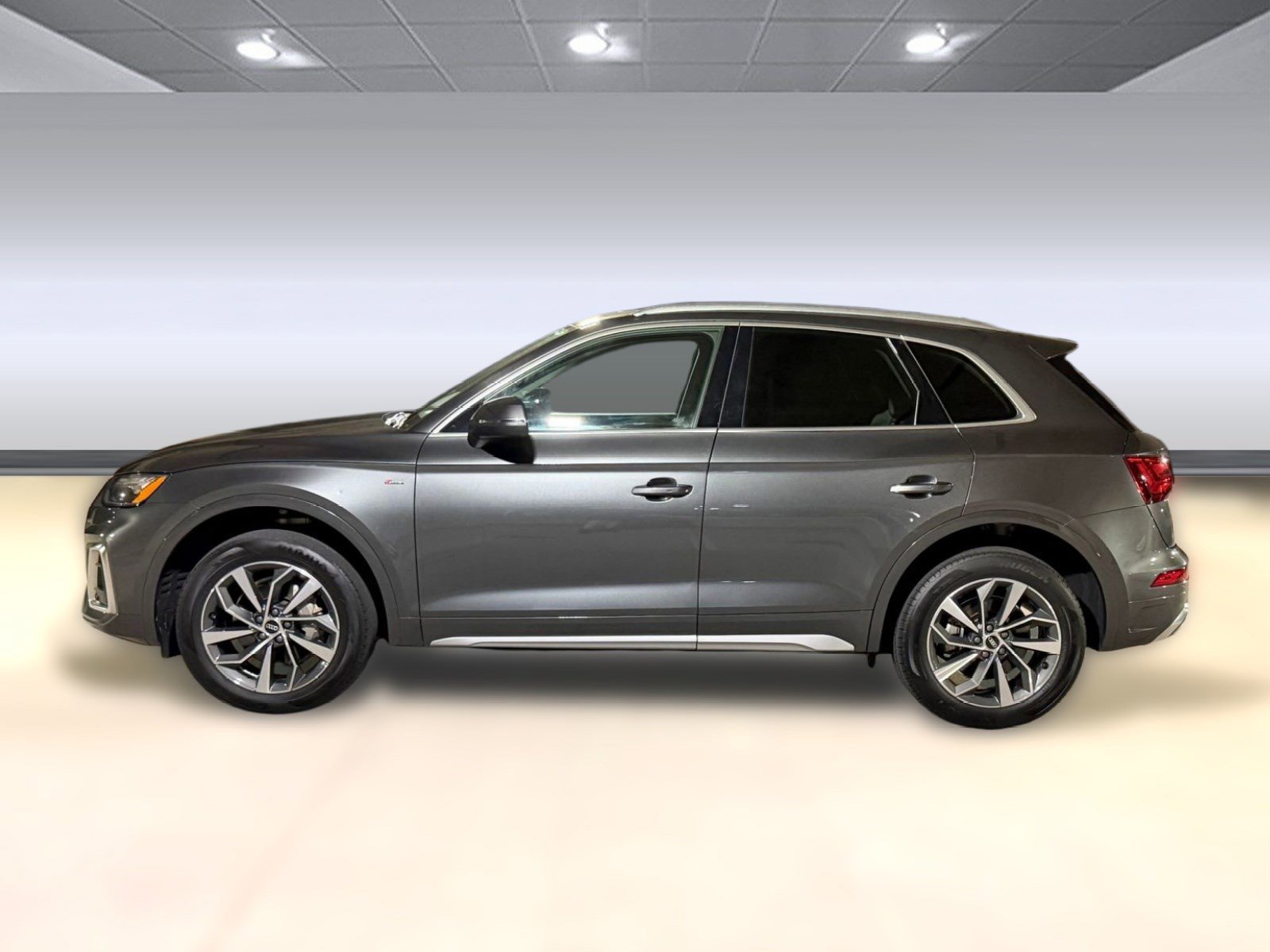 Used 2023 Audi Q5 2.0T Premium Plus w/ Premium Plus Package image 2