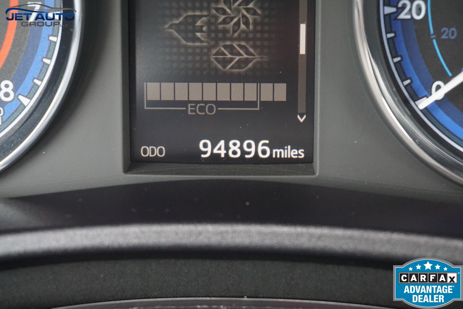 Used 2017 Toyota Corolla SE FWD image 39