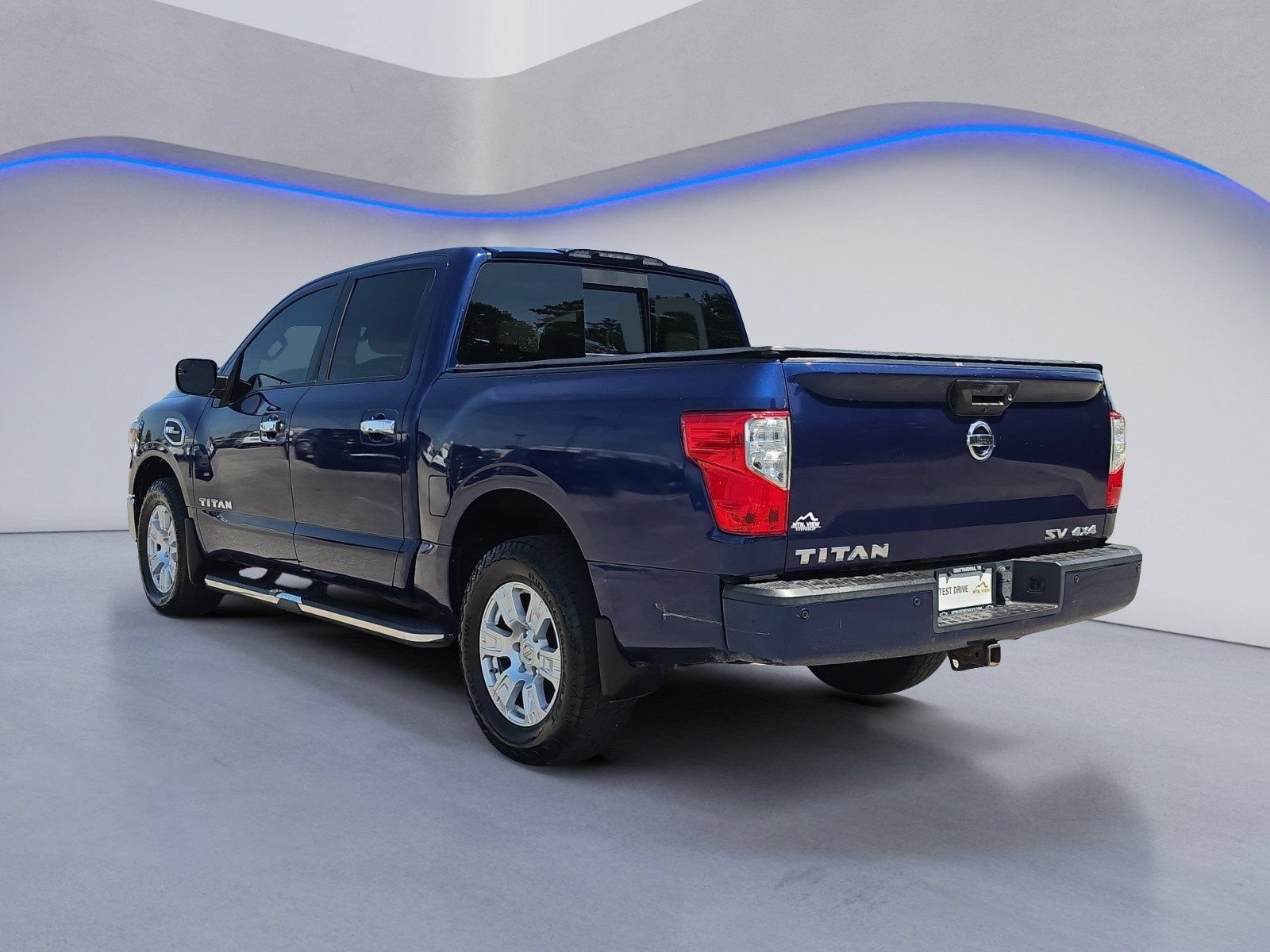 Used 2017 Nissan Titan SV AWD/4WD image 3
