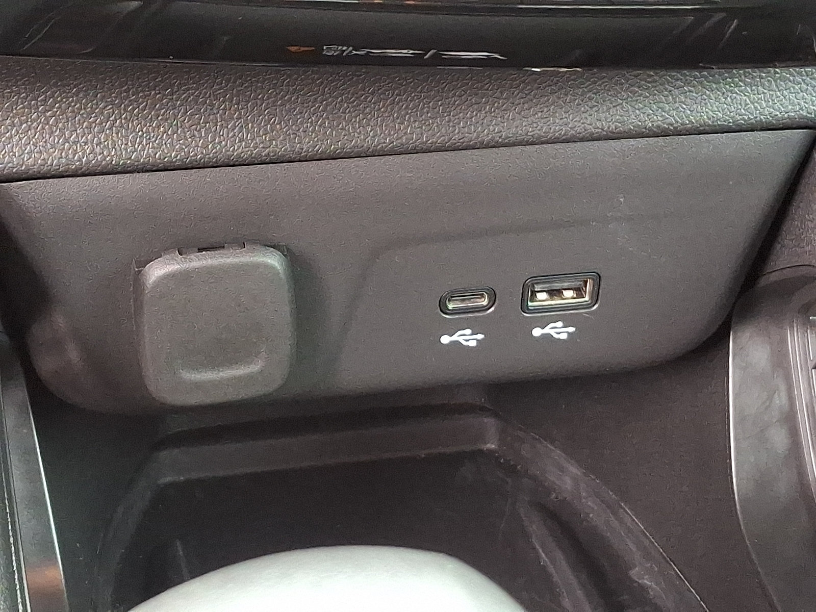 Used 2025 Chevrolet TrailBlazer RS w/ Convenience Package AWD/4WD image 25