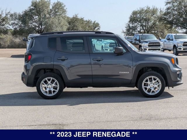 New 2023 Jeep Renegade Latitude w/ Premium Group image 4