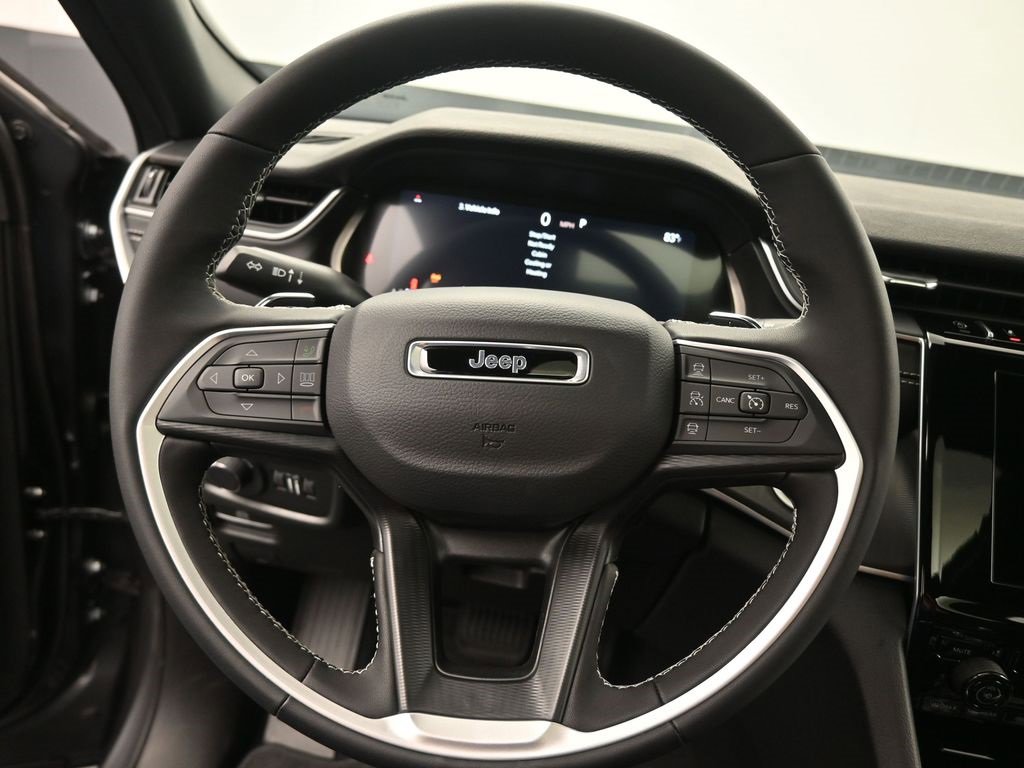New 2025 Jeep Grand Cherokee L Altitude image 28