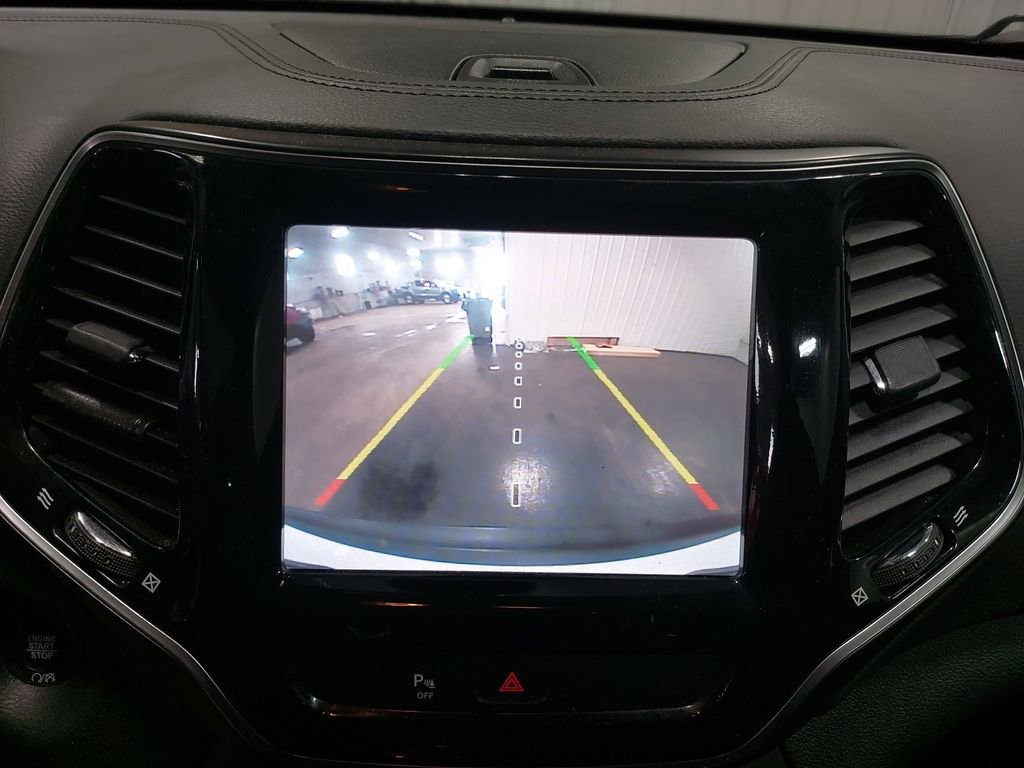 Used 2019 Jeep Cherokee Limited FWD image 23