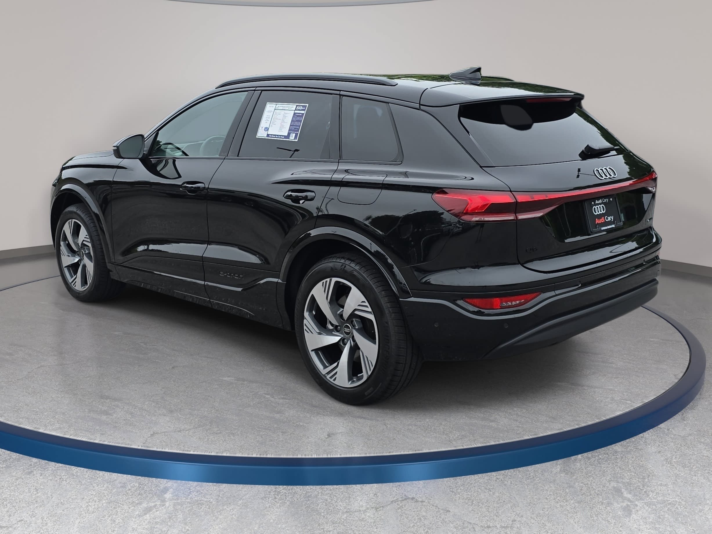 Used 2025 Audi Q6 e-tron Premium Plus w/ Premium Plus AWD/4WD image 7