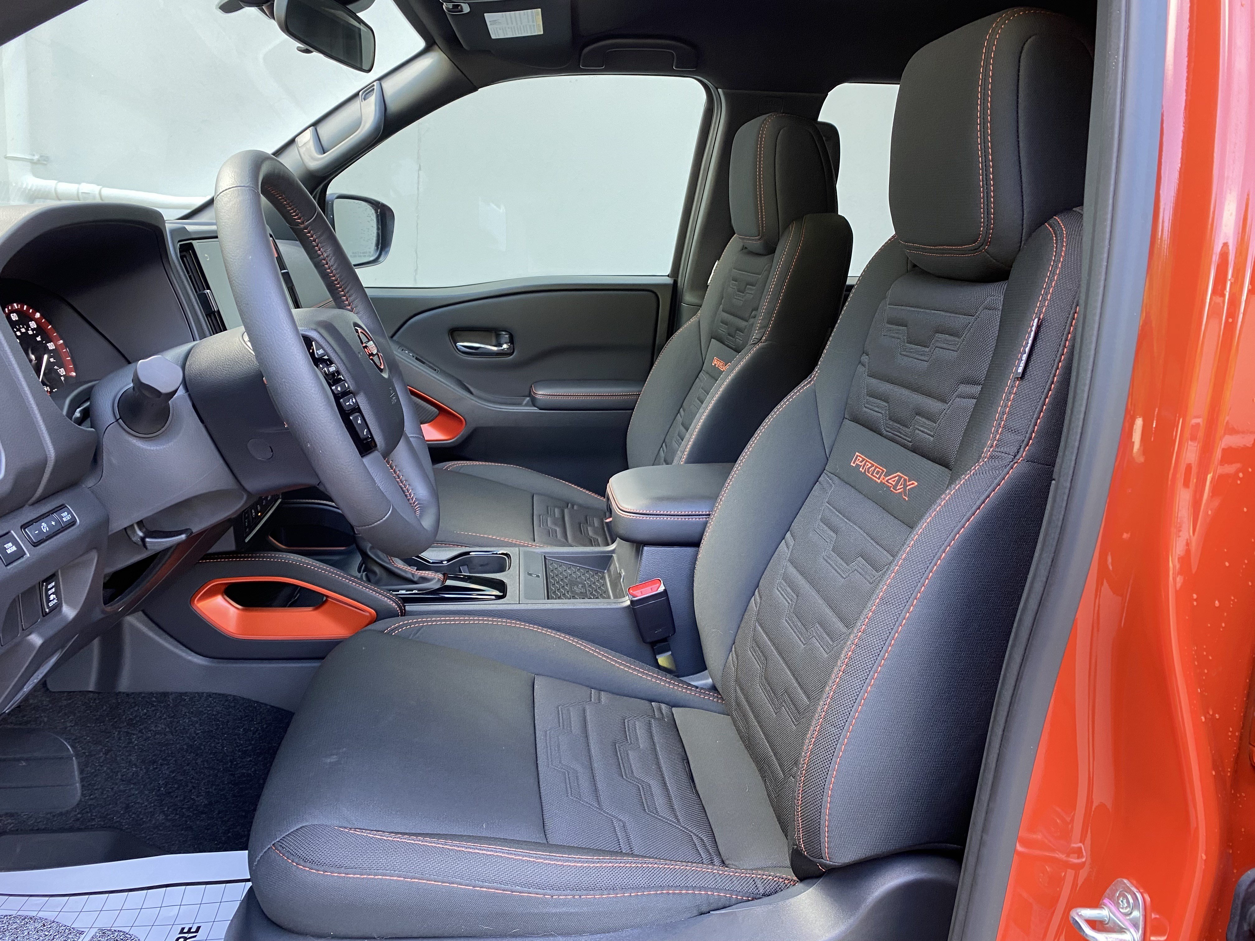 Used 2025 Nissan Frontier PRO-4X w/ Pro Convenience Package AWD/4WD image 16