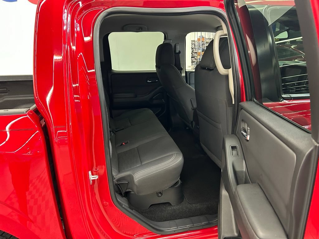 Used 2022 Nissan Frontier SV AWD/4WD image 11