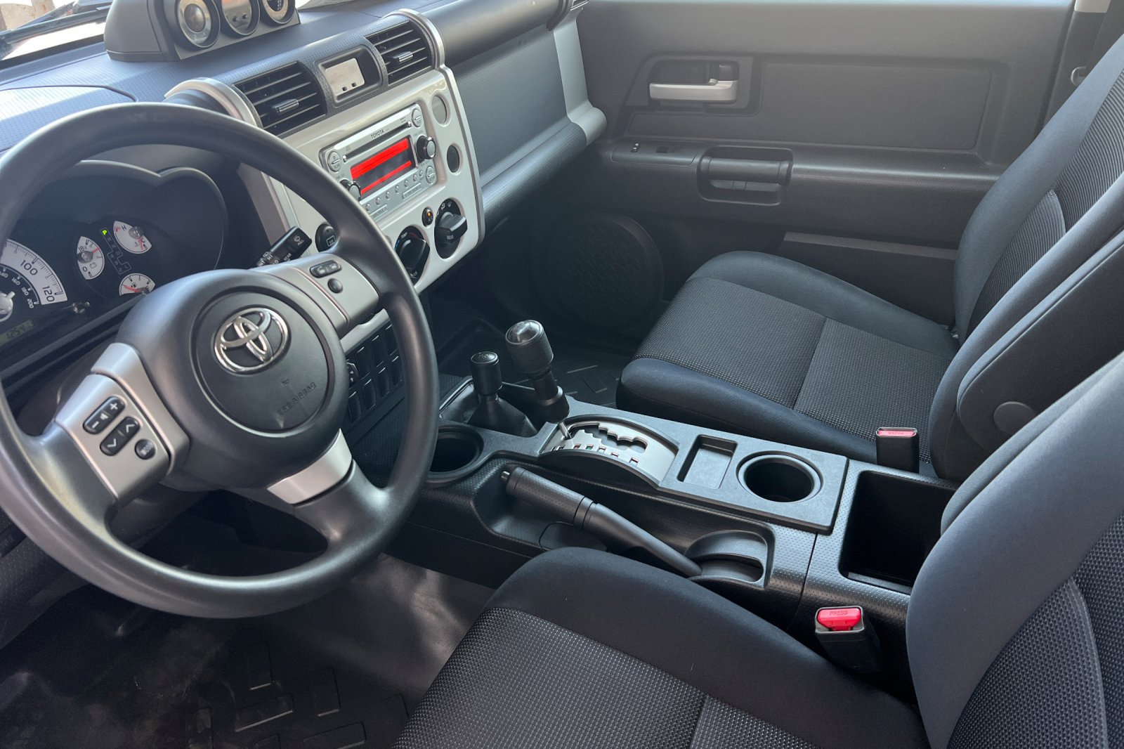 Used 2013 Toyota FJ Cruiser 4WD w/ Convenience Pkg image 9