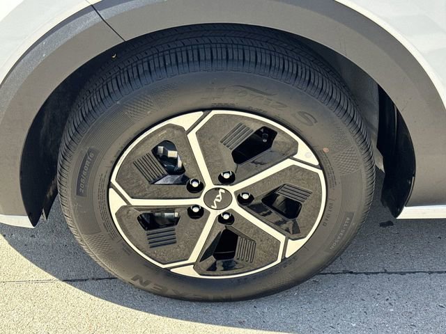 Certified 2025 Kia Niro EX FWD image 12