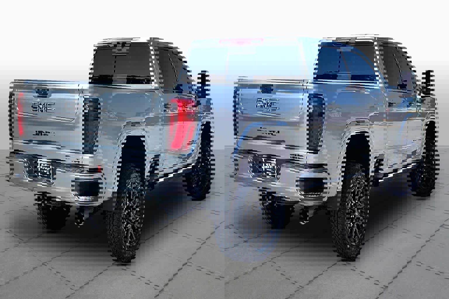 Used 2025 GMC Sierra 2500 Denali Ultimate AWD/4WD image 13