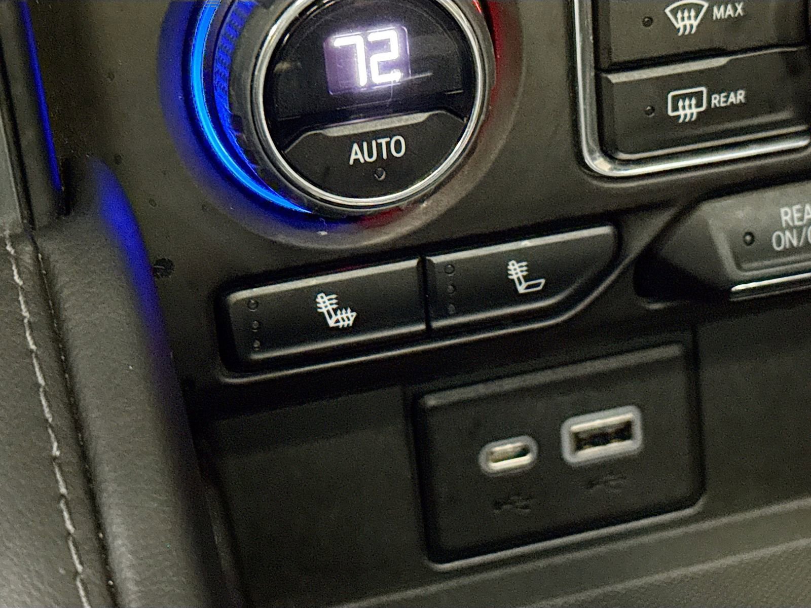 Used 2023 Chevrolet Suburban Z71 w/ Luxury Package image 24