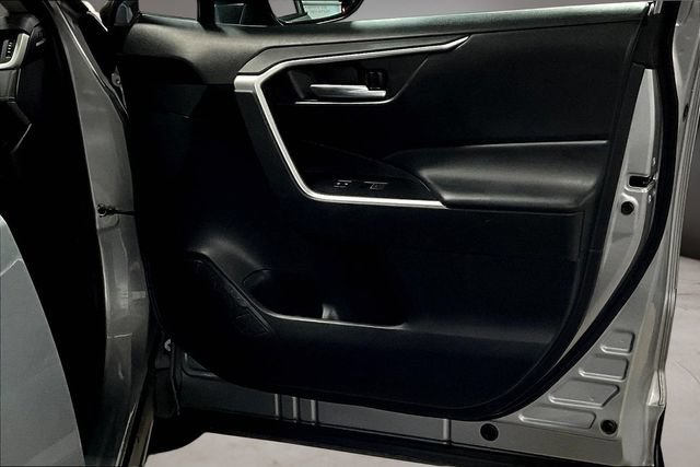 Used 2022 Toyota RAV4 XLE AWD/4WD image 29