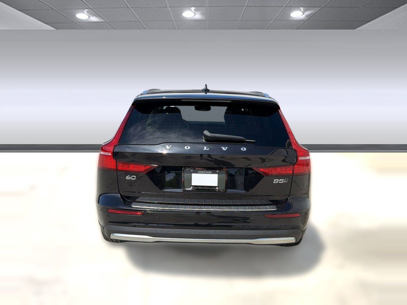 Used 2025 Volvo V60 B5 Cross Country Plus AWD/4WD image 10