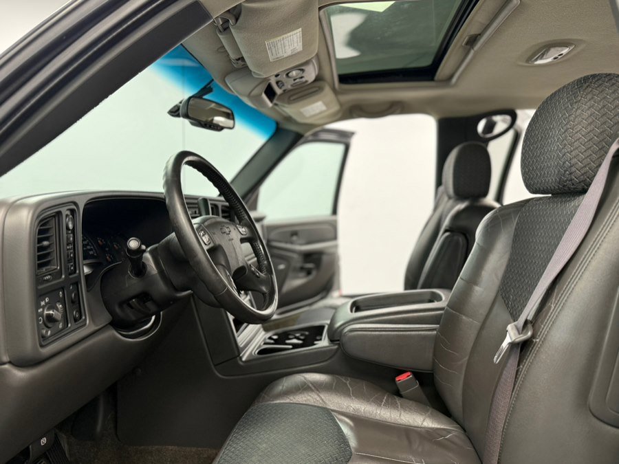 Used 2003 Chevrolet Avalanche 4x4 w/ Suspension Package, Off-Road image 34