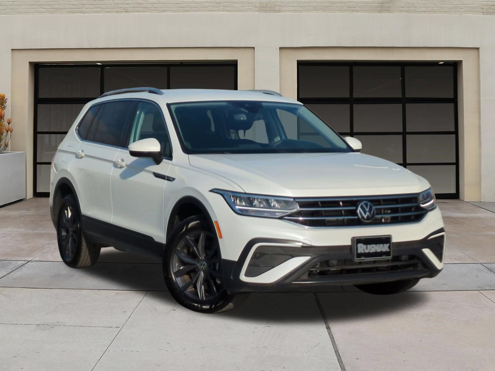 Used 2023 Volkswagen Tiguan SE FWD image 30