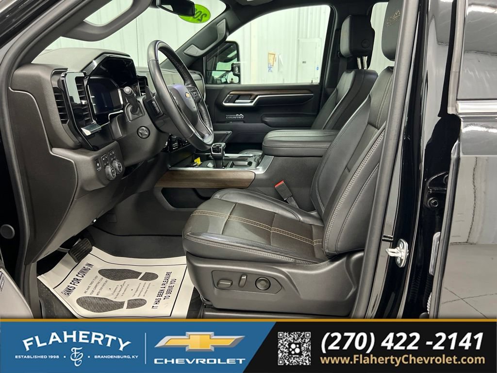 Used 2026 Chevrolet Silverado 1500 High Country w/ High Country Premium Package AWD/4WD image 9