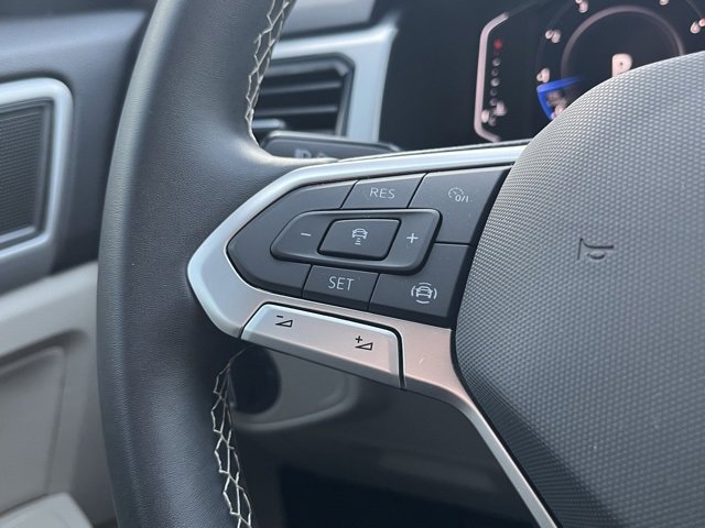 Used 2023 Volkswagen Atlas SE w/ Black Wheel Package image 33