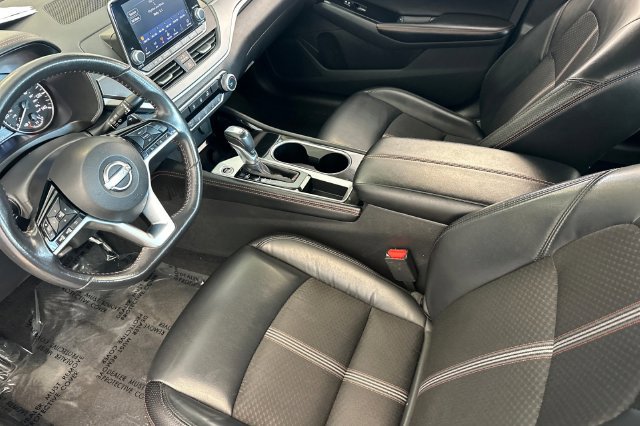 Used 2024 Nissan Altima 2.5 SR FWD image 11