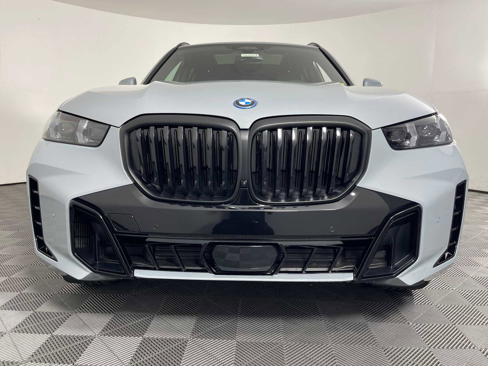 New 2026 BMW X5 xDrive50e w/ M Sport Package image 5