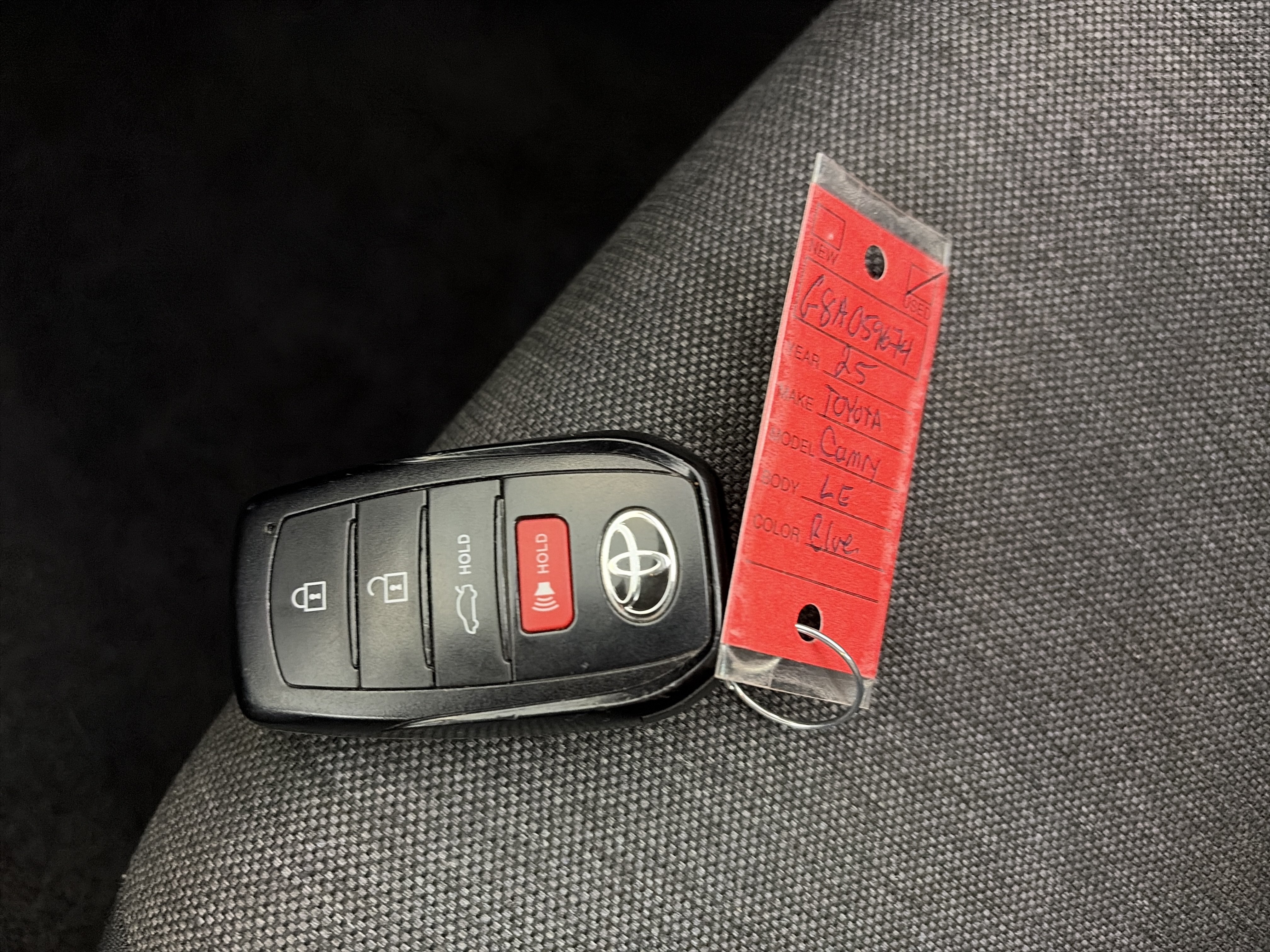 Used 2025 Toyota Camry LE FWD image 31