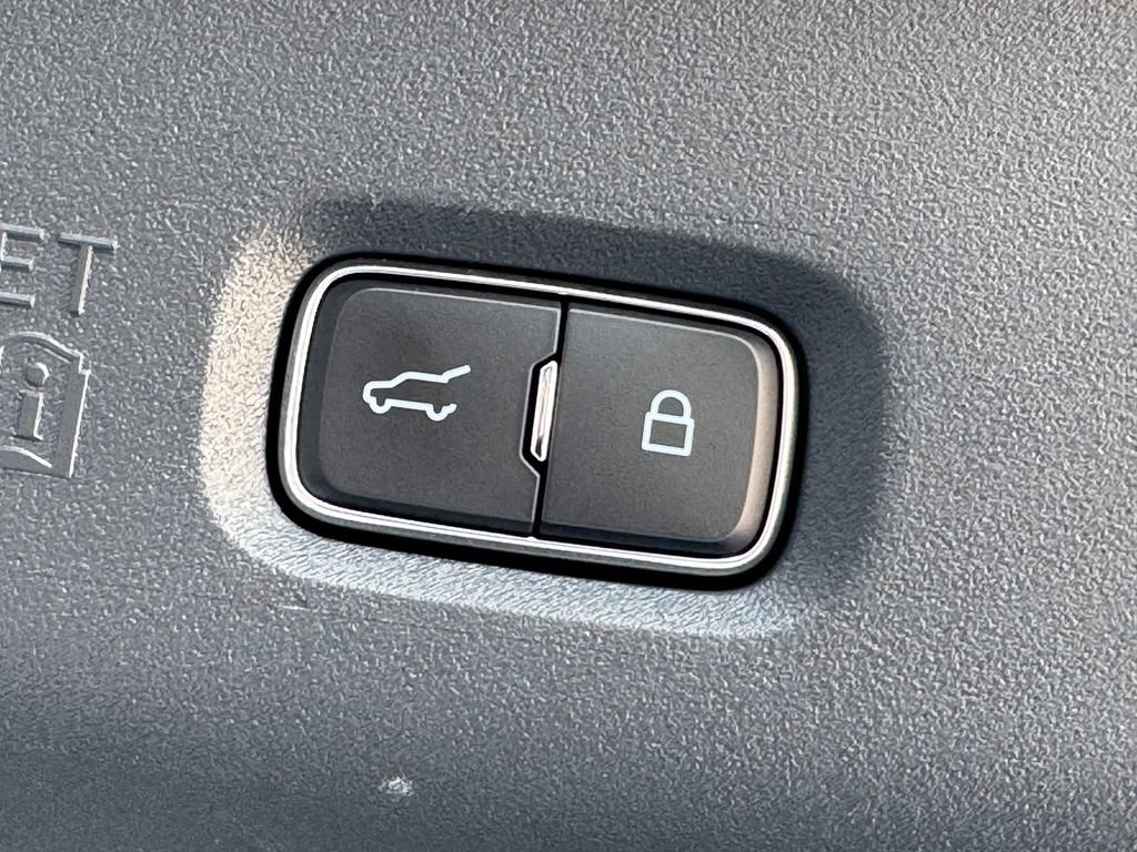 Used 2025 Ford Expedition Platinum AWD/4WD image 35