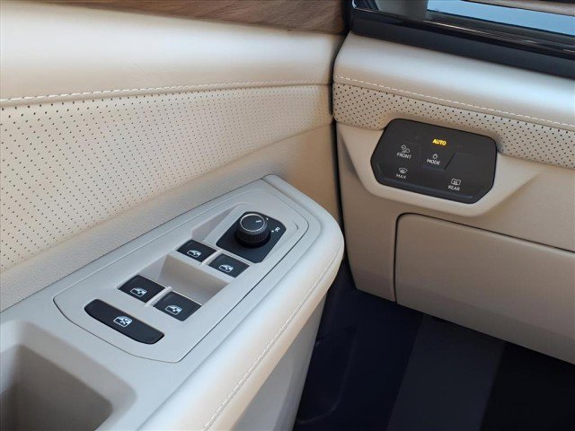 New 2026 Volkswagen Atlas SE image 25