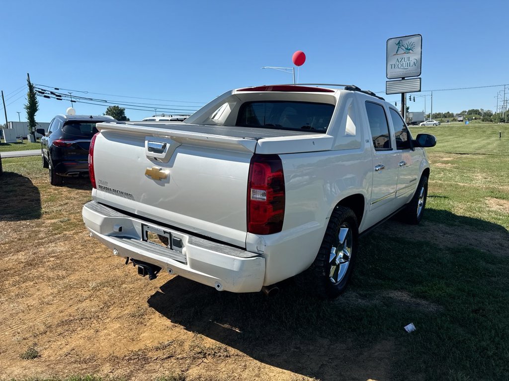 Used 2012 Chevrolet Avalanche LTZ AWD/4WD image 5