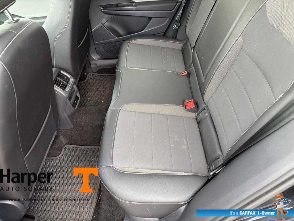 Used 2023 Volkswagen Taos SE w/ Panoramic Sunroof Package FWD image 10