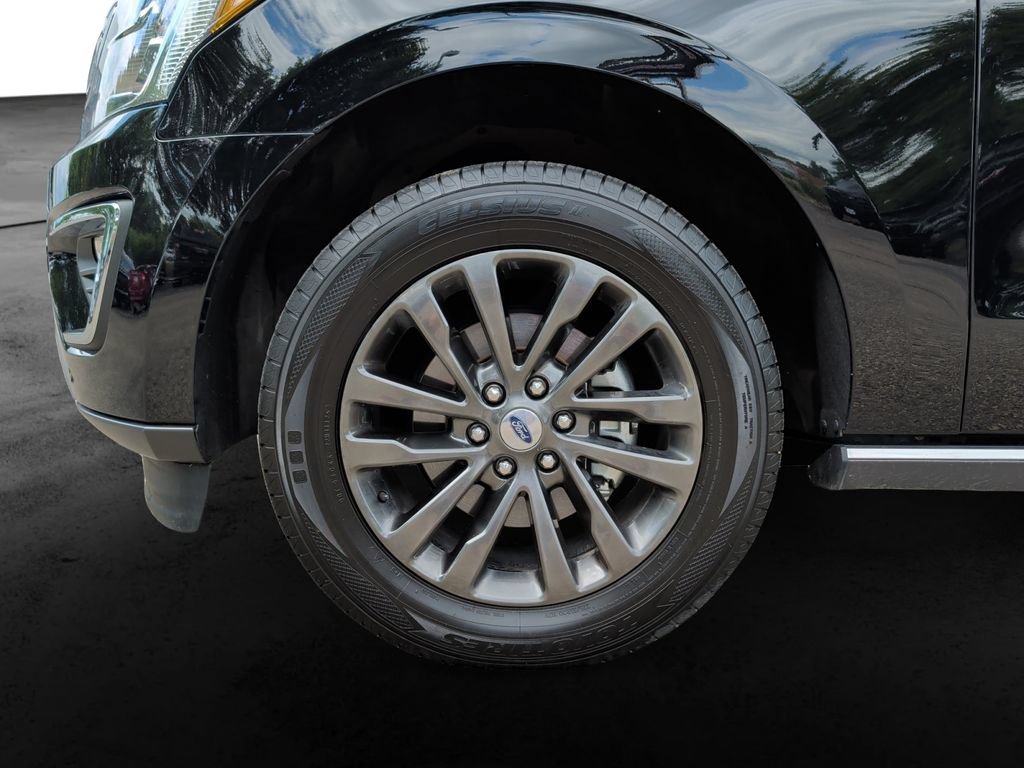 Used 2019 Ford Expedition Limited w/ Equipment Group 301A AWD/4WD image 9