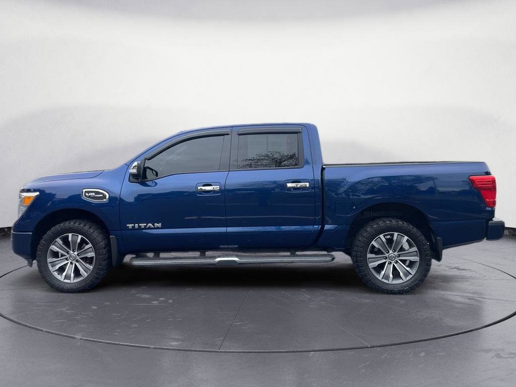 Used 2017 Nissan Titan SL image 4