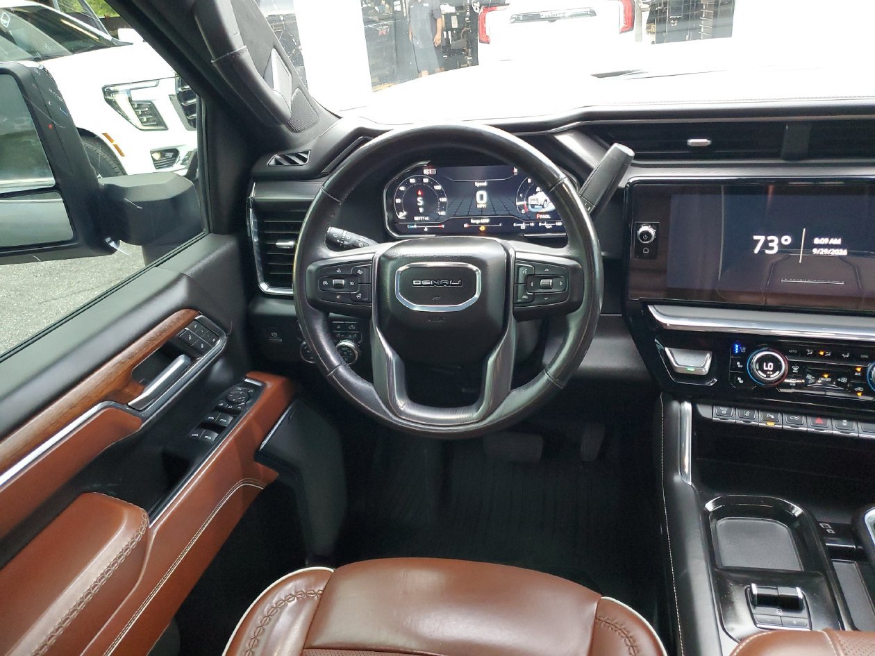 Used 2024 GMC Sierra 2500 Denali Ultimate AWD/4WD image 13