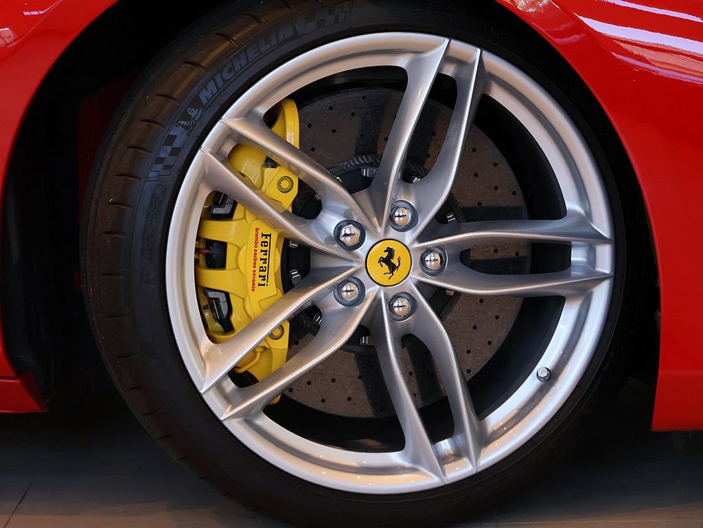 Certified 2017 Ferrari 488 Spider RWD image 8